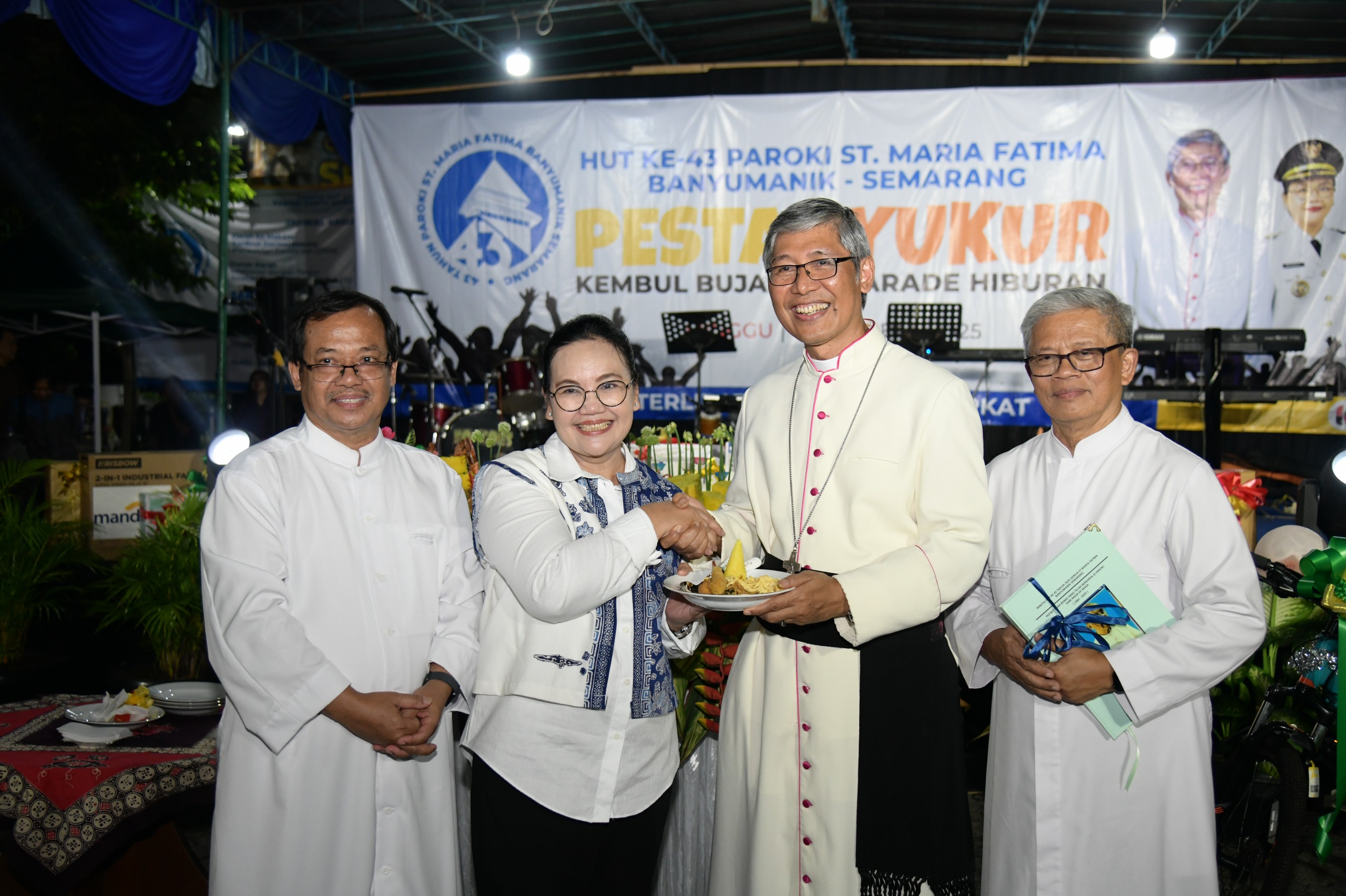 Wali Kota Semarang hadiri Misa di Gereja Santa Maria Fatima Banyumanik. (matasemarang.com/Lia Dina)