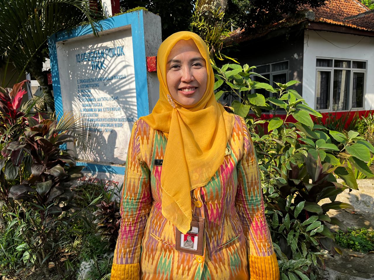Kepala DLH Kota Semarang Arwita Mawarti terus mendorong peningkatan kesadaran masyarakat terhadap pengelolaan sampah B3 rumah tangga