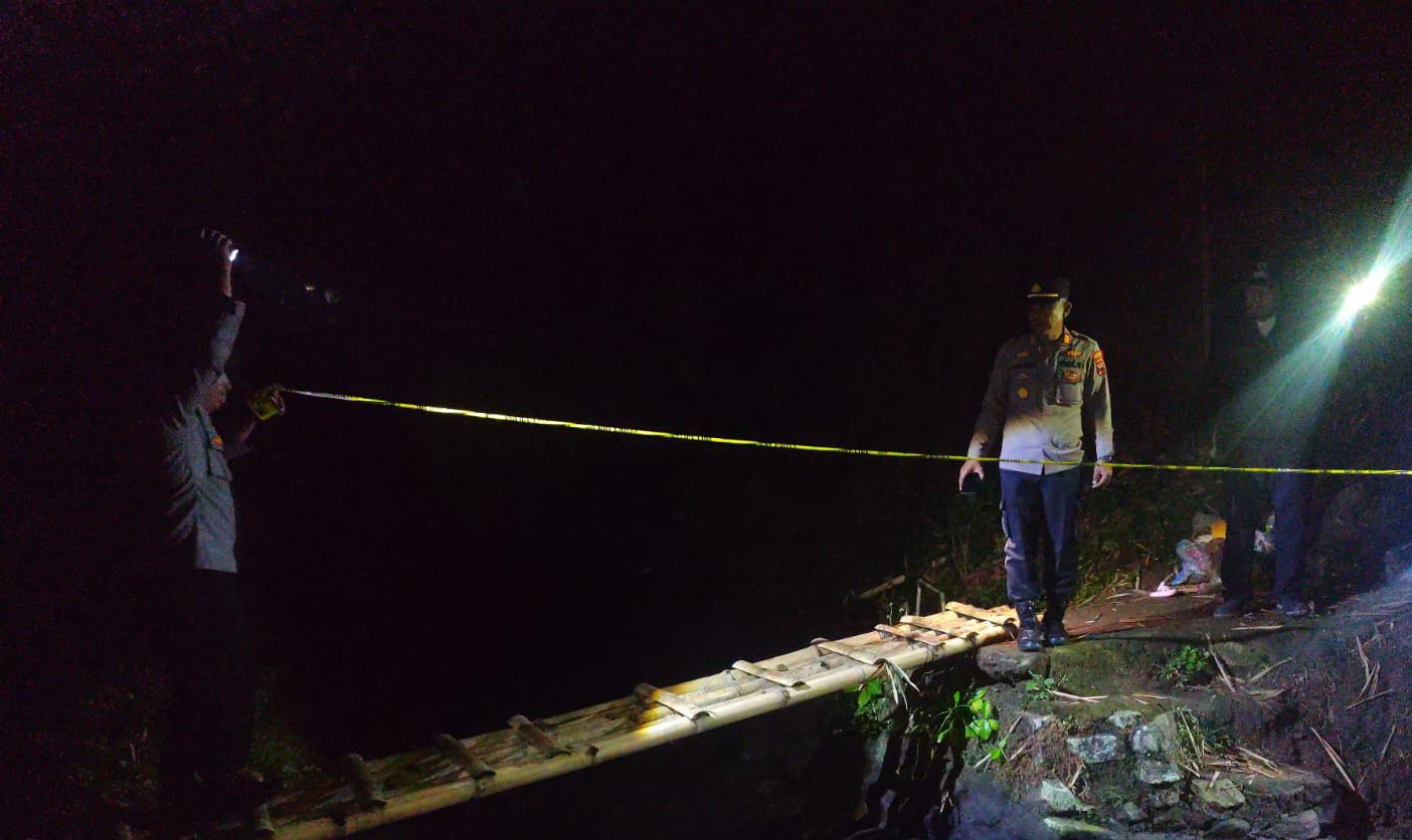 Balita hanyiut di saluran irigasi (foto: Polres Semarang)