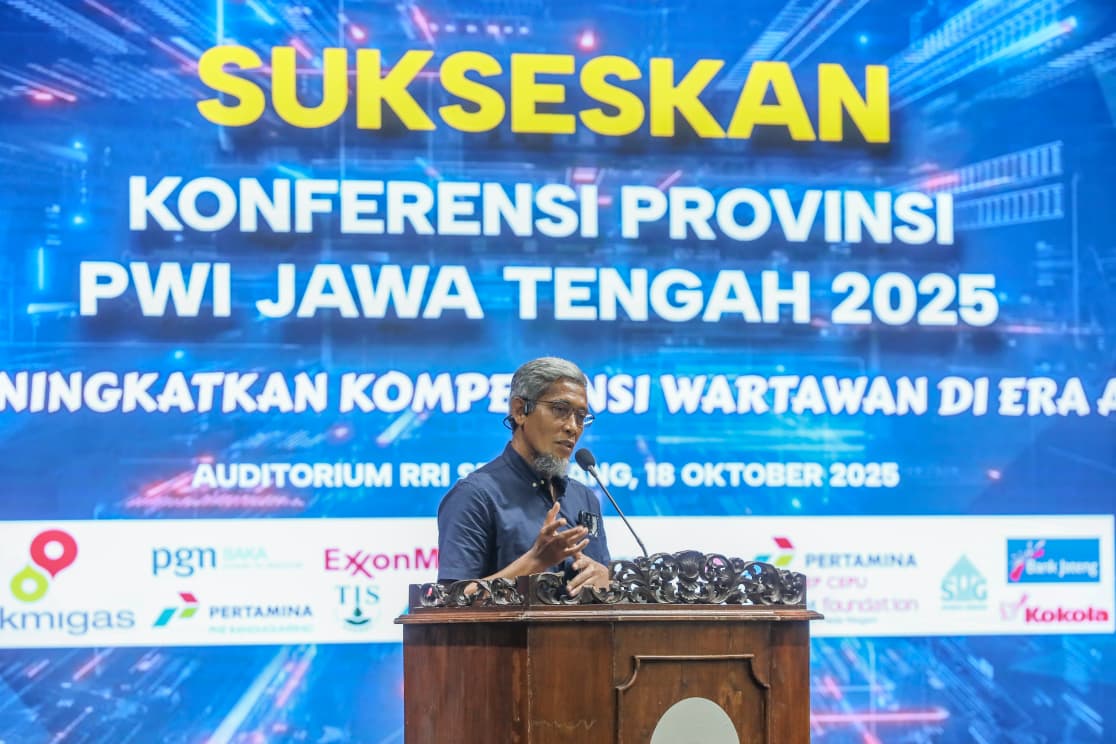 Sekda Jateng Sumarno saat menghadiri Konferprov PWI Jateng Sabtu 18 Oktober 2025 (foto: Humas Pemprov Jateng)