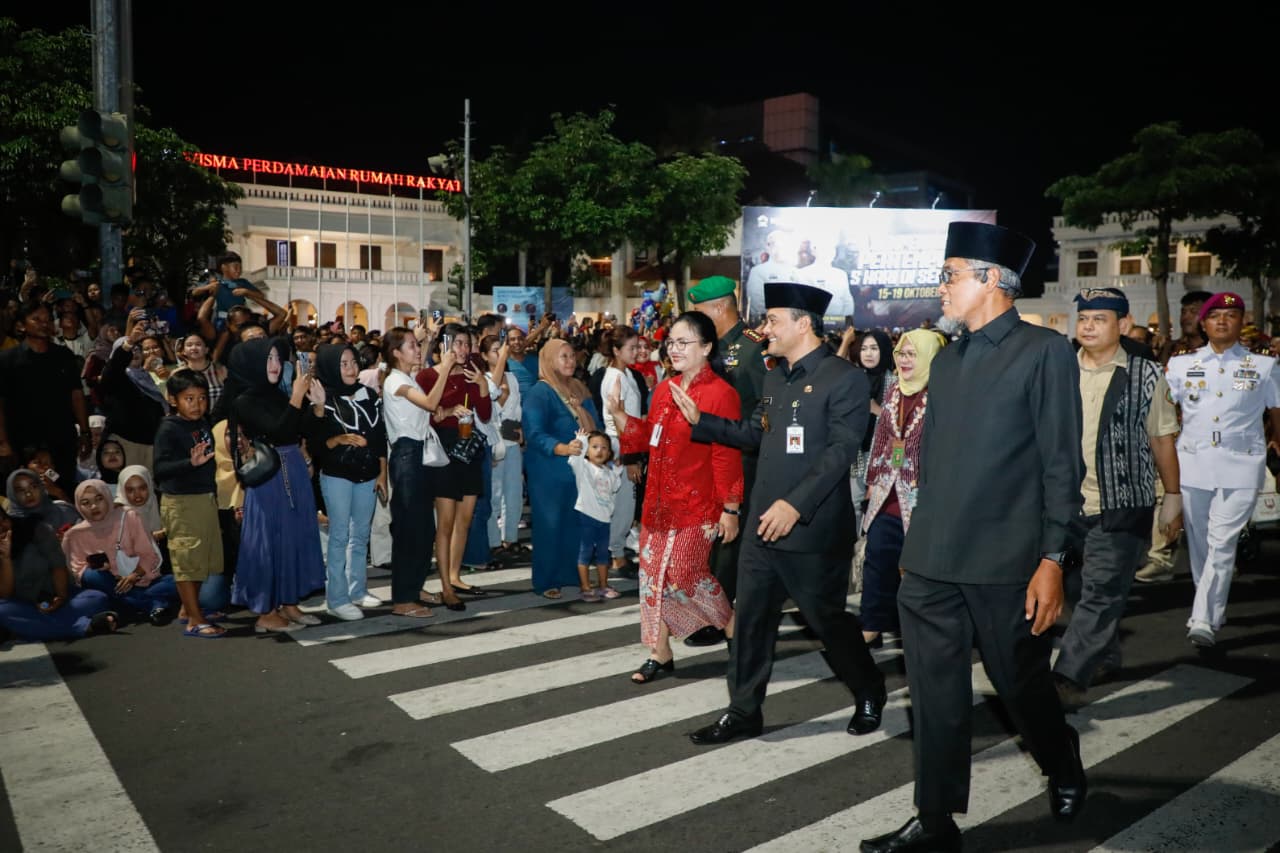 Gubernur Jateng, Sekda Jateng dan Wali Kota Semarang dalam upacara peringatan Pertempuran Lima Hari di Semarang (Pemprov Jateng)
