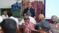 Ketua DPRD Jateng Sumanto meminta para petani mempertahankan sawahnya dan tak tergiur untuk menjual sawahnya Ketua DPRD Jateng Sumanto meminta para petani mempertahankan sawahnya dan tak tergiur untuk menjual sawahnya