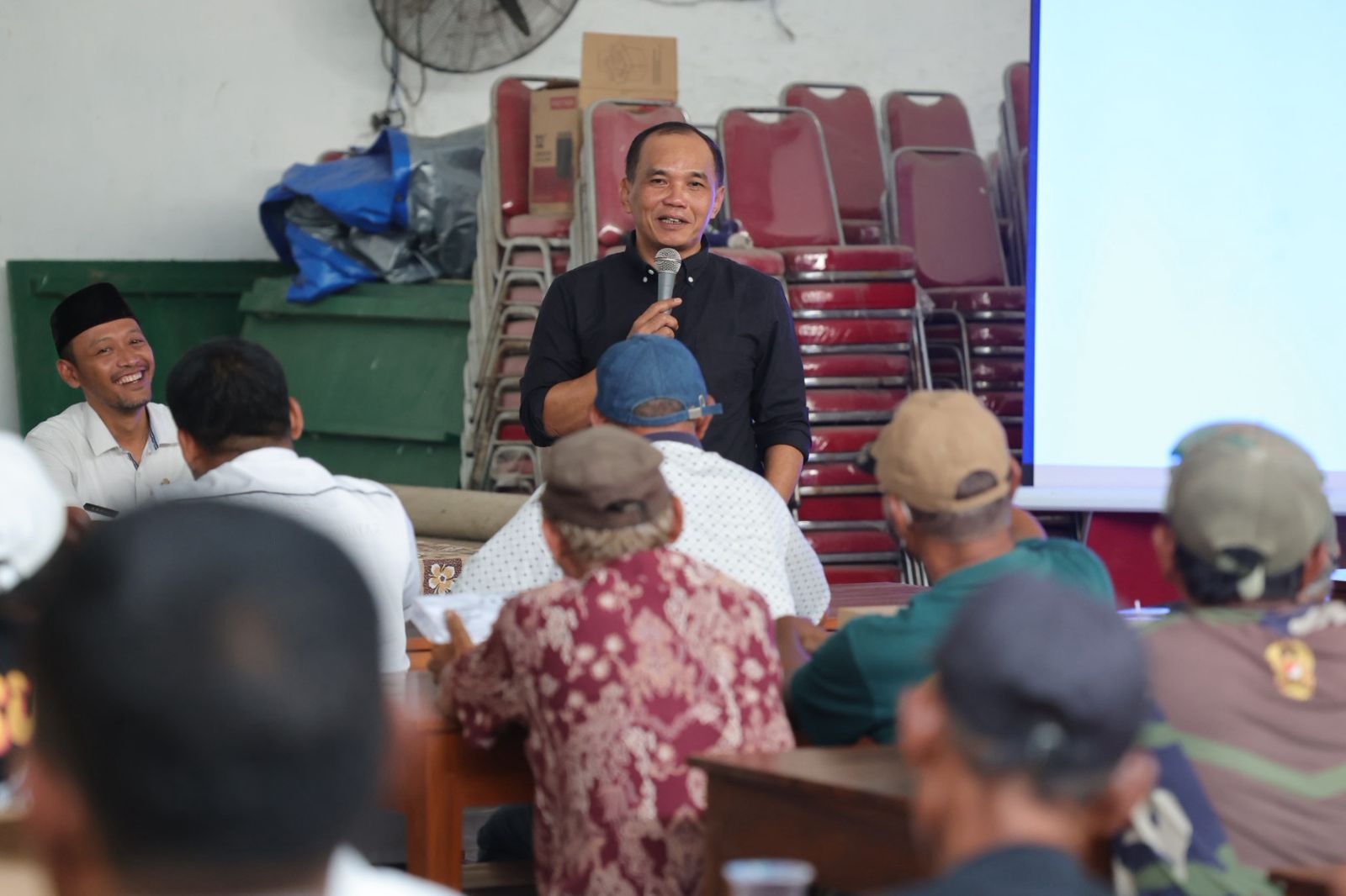 Ketua DPRD Jateng Sumanto meminta para petani mempertahankan sawahnya dan tak tergiur untuk menjual sawahnya