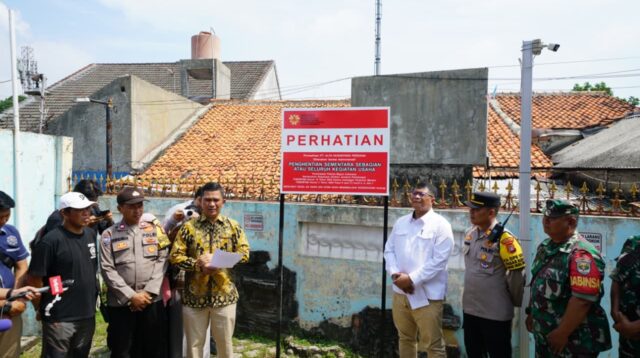 KP2MI Segel perusahaan yang melanggar aturan pekerja migran. (matasemarang.com/Lia Dina)