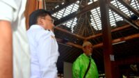 Angin puting beliung di Salatiga rusak 10 rumah (foto: Pemkot Salatiga) Angin puting beliung di Salatiga rusak 10 rumah (foto: Pemkot Salatiga)
