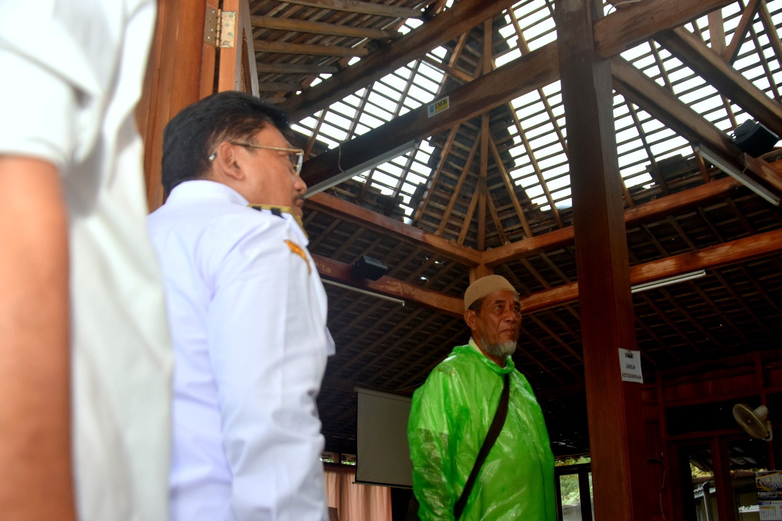 Angin puting beliung di Salatiga rusak 10 rumah (foto: Pemkot Salatiga)