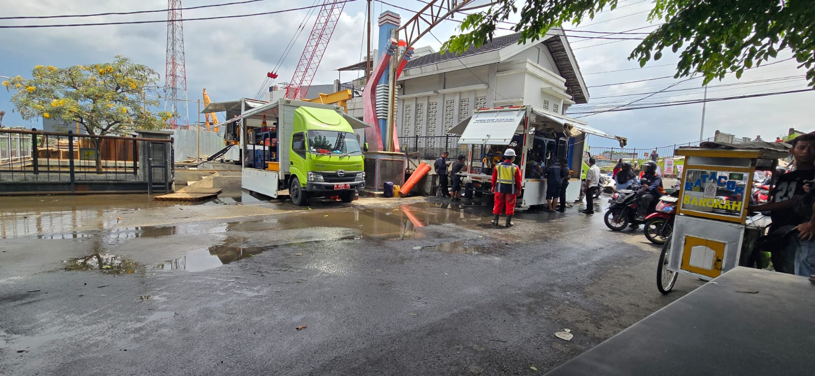 salah satu tiitk banjir di Kota Semarang. (matasemarang.com/Lia Dina)