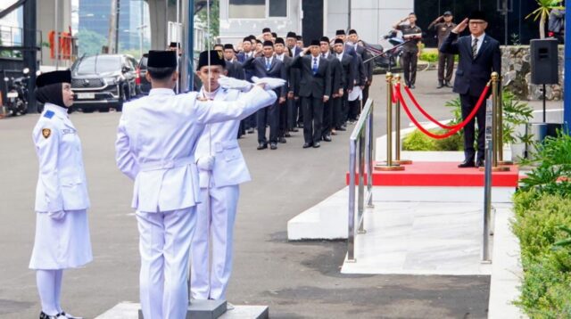 Upacara peringatan sumpah pemuda di Kantor KP2MI. (matasemarang.com/Lia Dina)