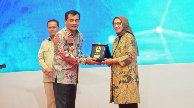 MenPAN RB beri apresiasi kepada Gubernur Jateng. (matasemarang.com/Lia Dina)