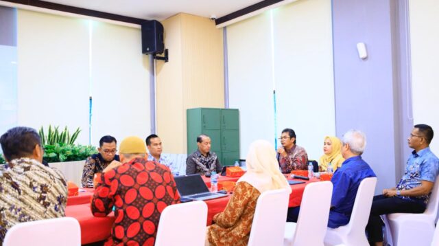 OJK memfasilitasi pertemuan antara PT DSI lender di Kantor OJK, Jakarta, Selasa 28 Oktober 2025. (foto: OJK) OJK memfasilitasi pertemuan antara PT DSI lender di Kantor OJK, Jakarta, Selasa 28 Oktober 2025. (foto: OJK)