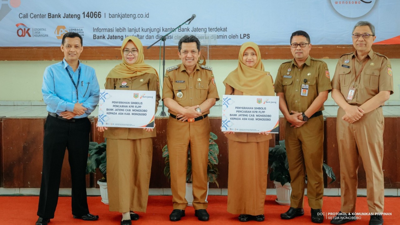 Bank Jateng dan Pemkab Wonosobo sosialisasikan program KPR FLPP untuk ASN (foto: Bank Jateng) Bank Jateng dan Pemkab Wonosobo sosialisasikan program KPR FLPP untuk ASN (foto: Bank Jateng)