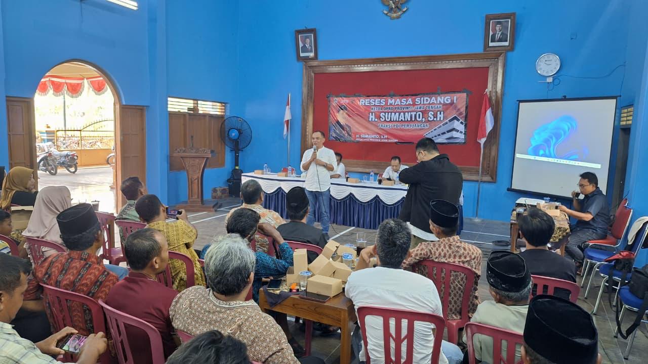 Ketua DPRD Jateng Sumanto menggelar reses masa sidang I di sejumlah titik Kabupaten Karanganyar Ketua DPRD Jateng Sumanto menggelar reses masa sidang I di sejumlah titik Kabupaten Karanganyar