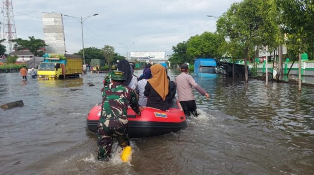 Kondisi banjir di Genuk Kota Semarang (foto: Polsek Genuk)