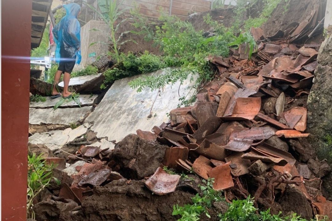 Tanah longsor di Semarang Selatan (foto: BPBD Kota Semarang) Tanah longsor di Semarang Selatan (foto: BPBD Kota Semarang)