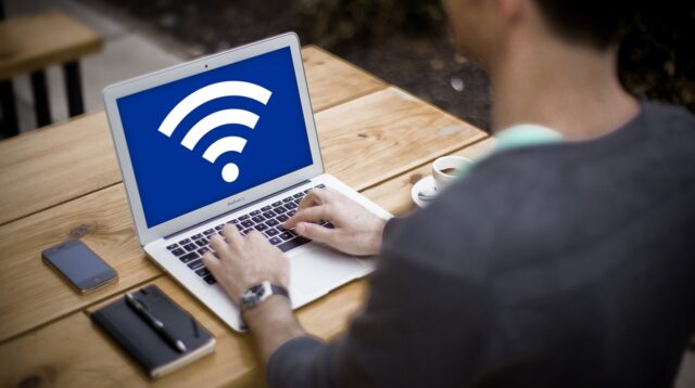 ilustrasi internet/wifi gratis (pixabay/methodshop)