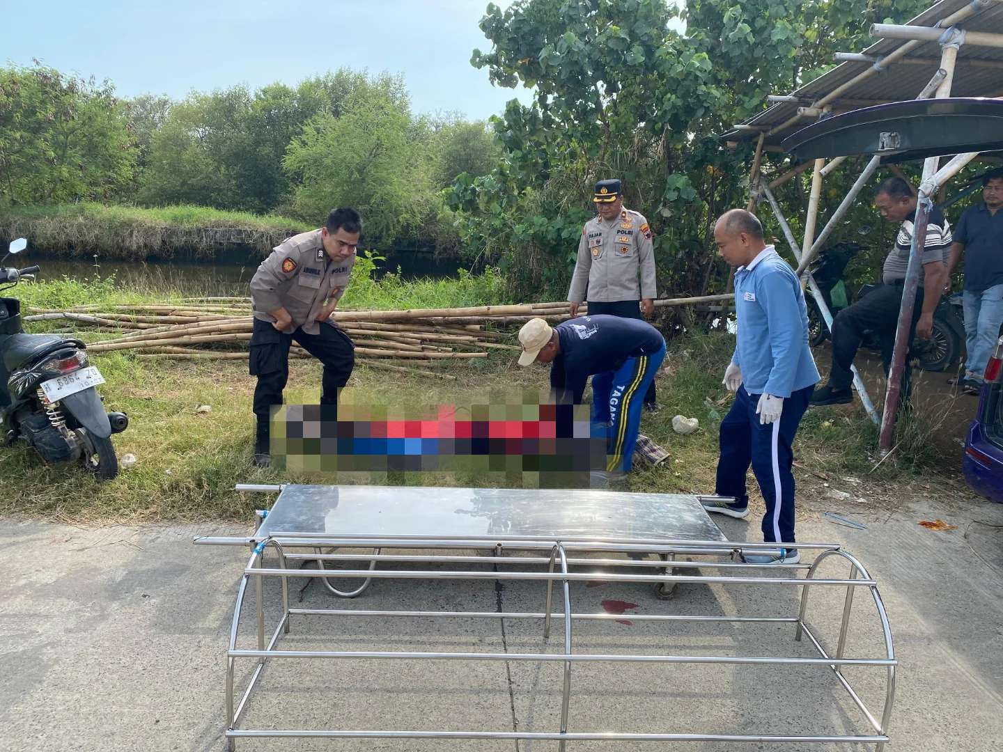 Warga temukan mayat di tambak irigasi Mangkang Kulon (foto: Polsek Tugu)