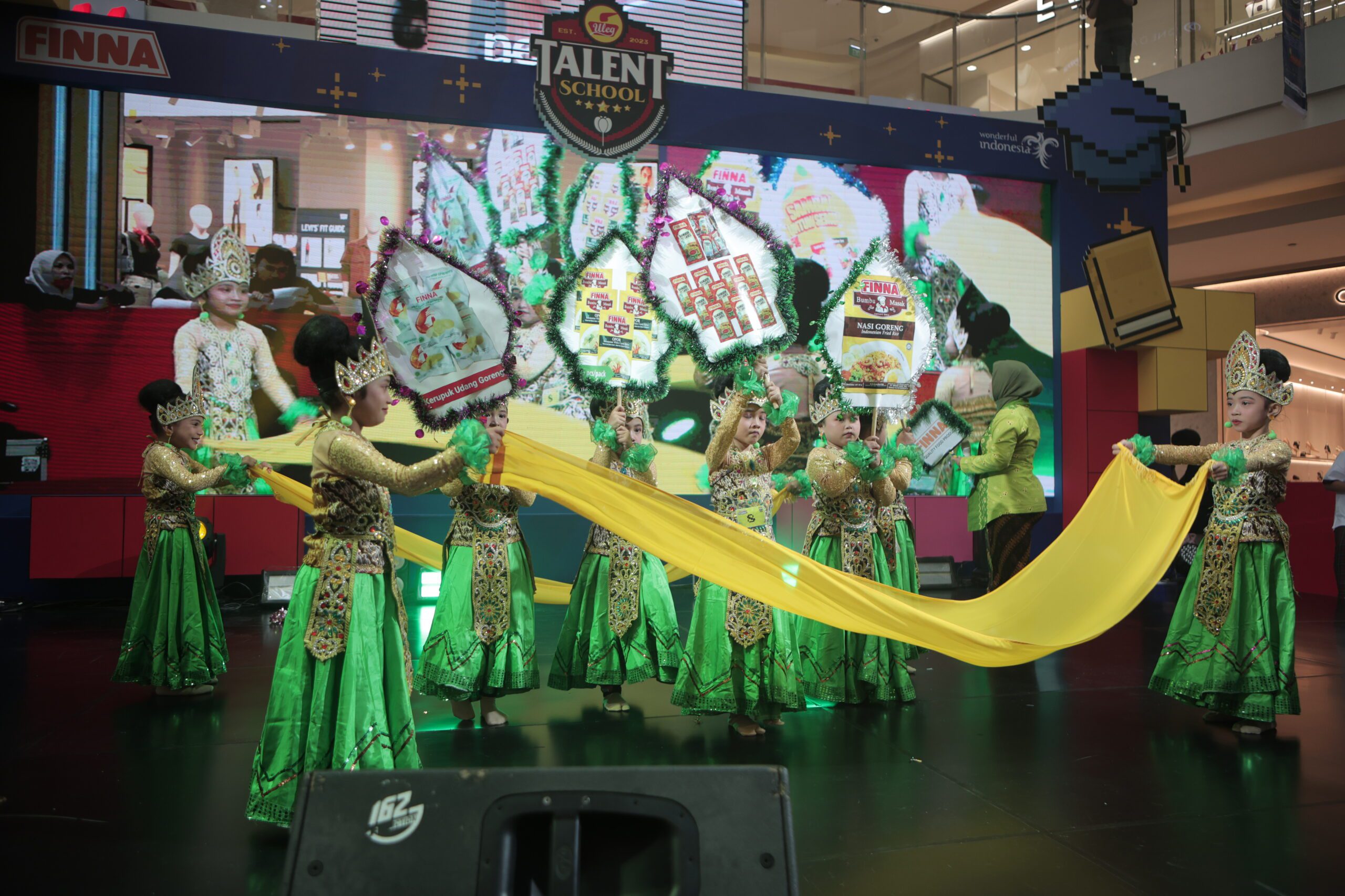 Uleg Talent School di Pollux Mall Paragon Semarang. (matasemarang.com/Lia Dina)
