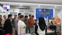 Komisi A DPRD Jateng saat melihat bentuk pelayanan dari MPP Banyumas. (foto: DPRD Jateng) Komisi A DPRD Jateng saat melihat bentuk pelayanan dari MPP Banyumas. (foto: DPRD Jateng)