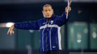 pelatih Nova Arianto pelatih Nova Arianto