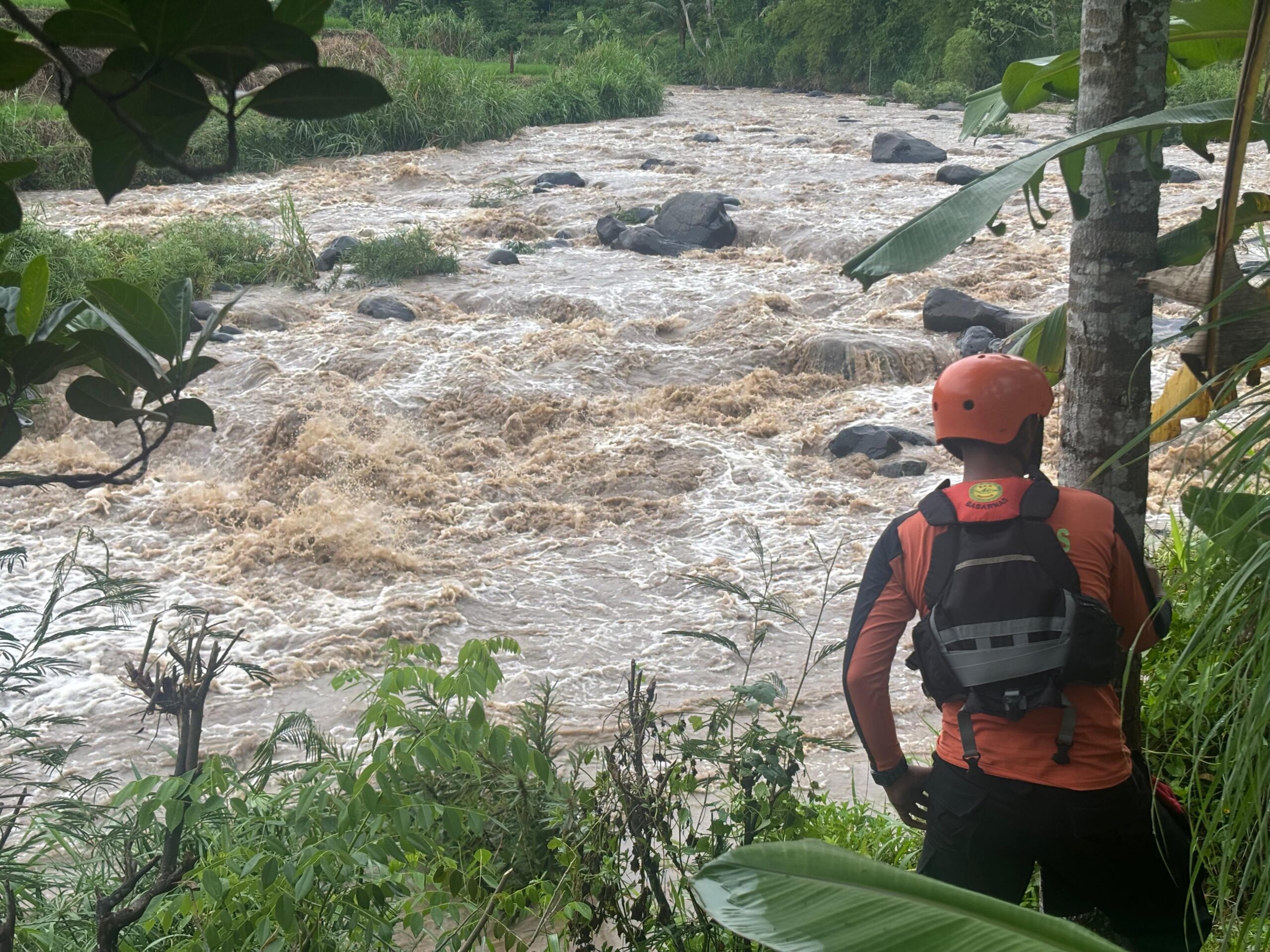 6 mahasiswa KKN UIN Walisongo Semarang hanyut di Sungai Jolinggo Kendal Selasa 4 November 2025 (foto: Basarnas Semarang) 6 mahasiswa KKN UIN Walisongo Semarang hanyut di Sungai Jolinggo Kendal Selasa 4 November 2025 (foto: Basarnas Semarang)