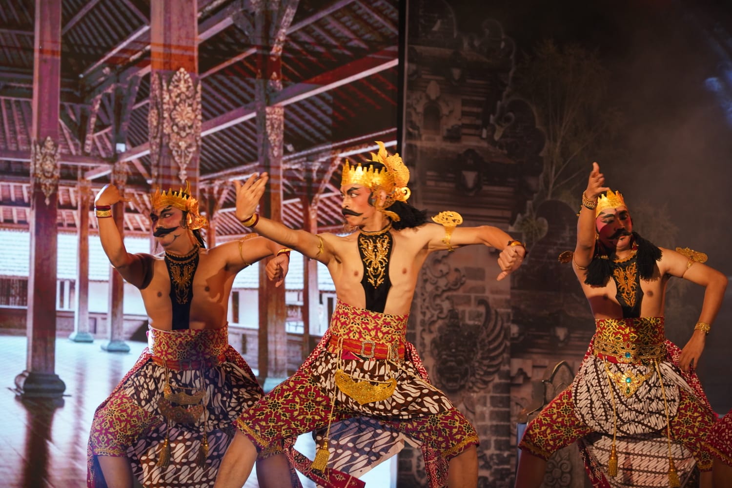 Wayang on the street di Semarang. (matasemarang.com/Lia Dina) Wayang on the street di Semarang. (matasemarang.com/Lia Dina)