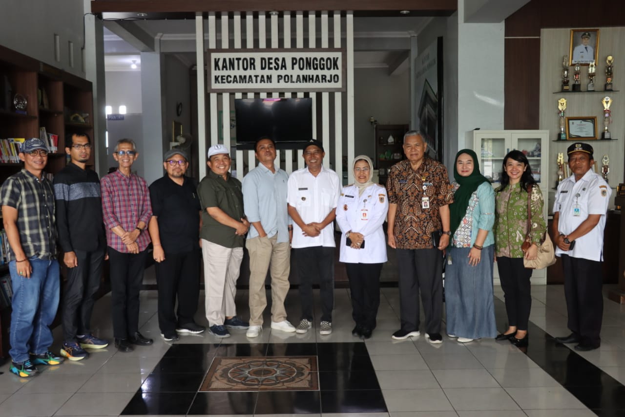 Jajaran Komisi A saat bertandang ke Balai Desa Ponggok, yang berada di Kecamatan Polanharjo, Klaten