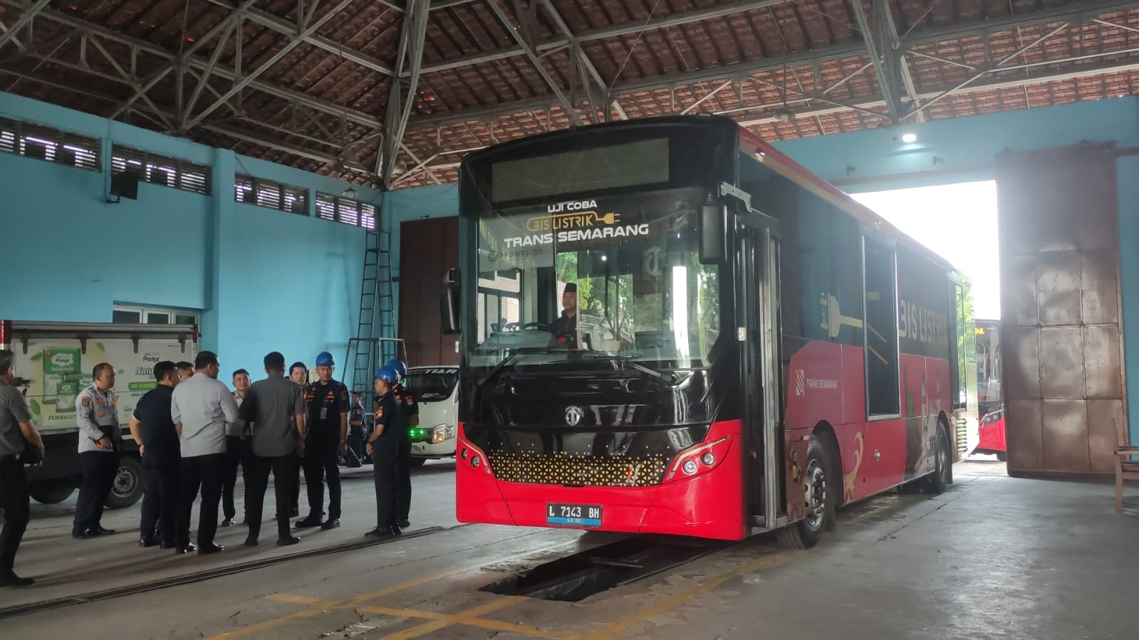 uji coba bus listrik di Kota Semarang. (matasemarang.com/Lia Dina) uji coba bus listrik di Kota Semarang. (matasemarang.com/Lia Dina)