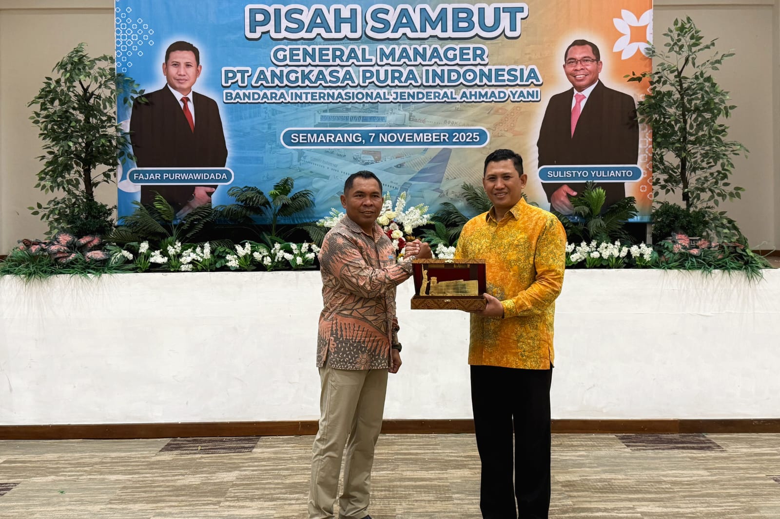 Sulistyo Yulianto (kiri) ditunjuk jadi GM Bandara Internasional Jenderal Ahmad Yani Semarang (foto: InJourney Airports) Sulistyo Yulianto (kiri) ditunjuk jadi GM Bandara Internasional Jenderal Ahmad Yani Semarang (foto: InJourney Airports)