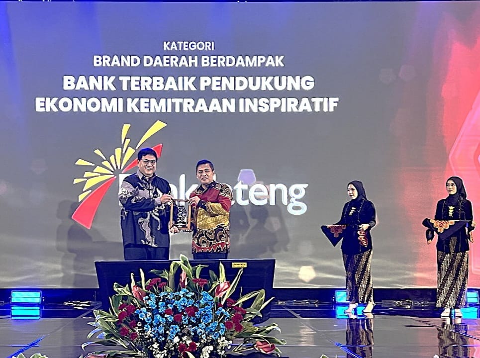 Bank Jateng raih penghargaan Bank Terbaik Pendukung Ekonomi Kemitraan Inspiratif (foto: Bank Jateng) Bank Jateng raih penghargaan Bank Terbaik Pendukung Ekonomi Kemitraan Inspiratif (foto: Bank Jateng)