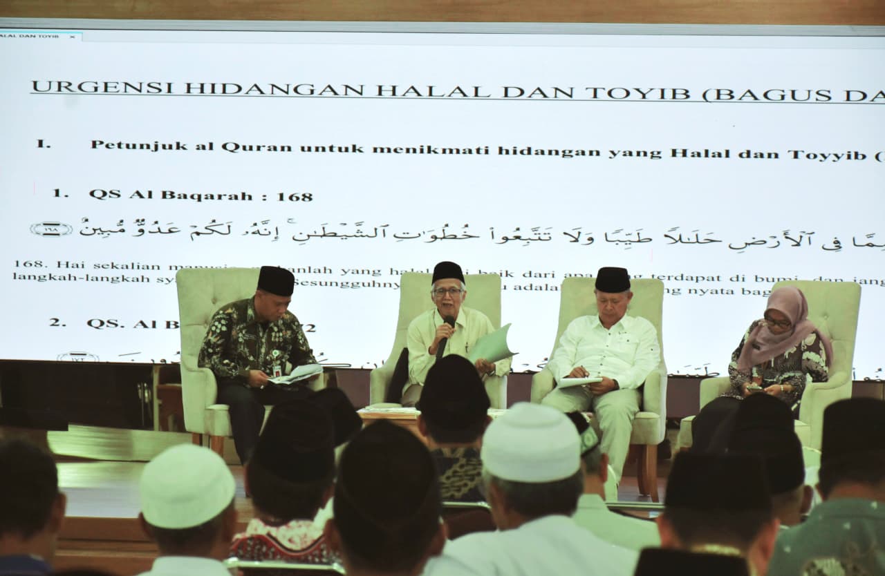 Sosialisasi penyembelihan hewan halal yang digelar MUI Kendal di Pendapa Tumenggung Bahurekso, Kamis 13 November 2025 (foto: Pemkab Kendal) Sosialisasi penyembelihan hewan halal yang digelar MUI Kendal di Pendapa Tumenggung Bahurekso, Kamis 13 November 2025 (foto: Pemkab Kendal)