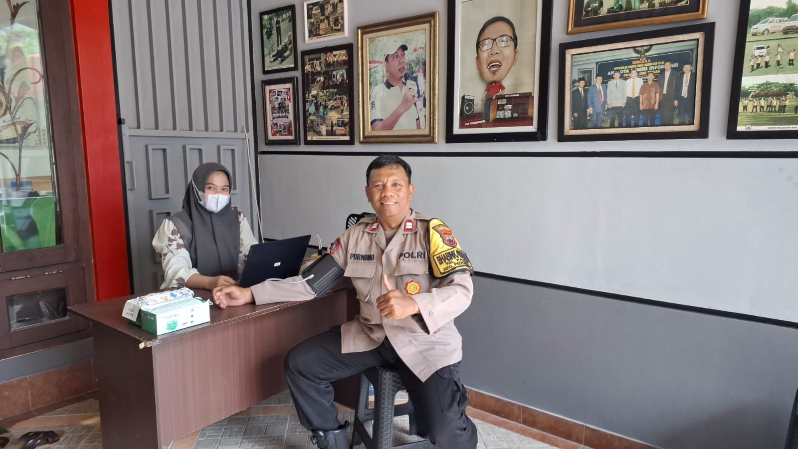 Pasien berobat di Rumah Sehat. (matasemarang.com/Lia Dina)