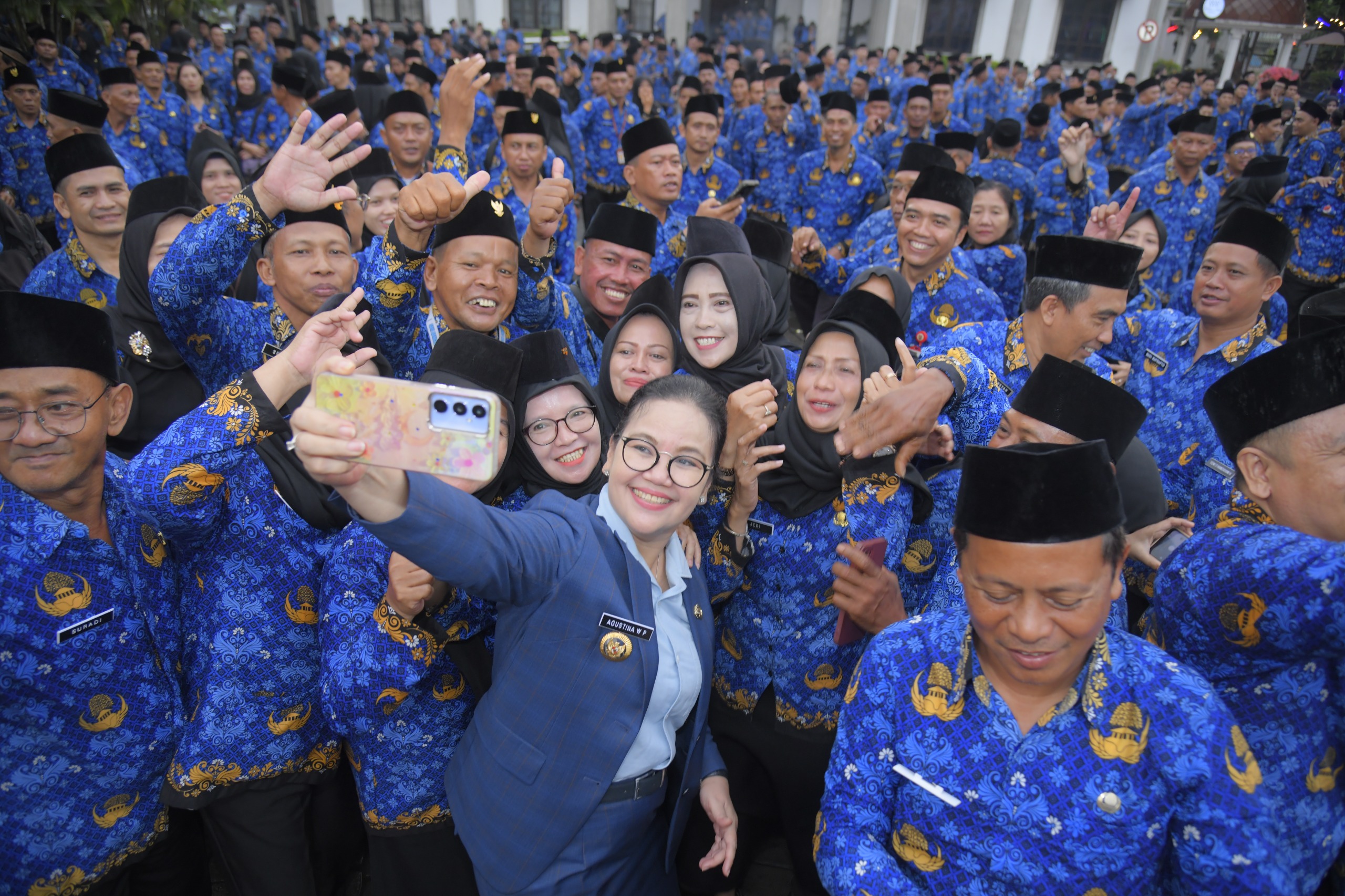 Wali Kota Semarang bersama para ASN pemkot Semarang. (matasemarang.com/Lia Dina)