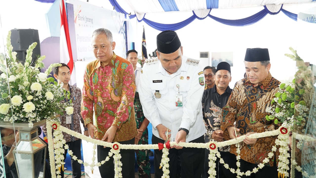 Bank Jateng meresmikan Gedung Kantor Cabang Pembantu Syariah (KCPS) di Blora, Rabu 12 November 2025 (foto: Bank Jateng)