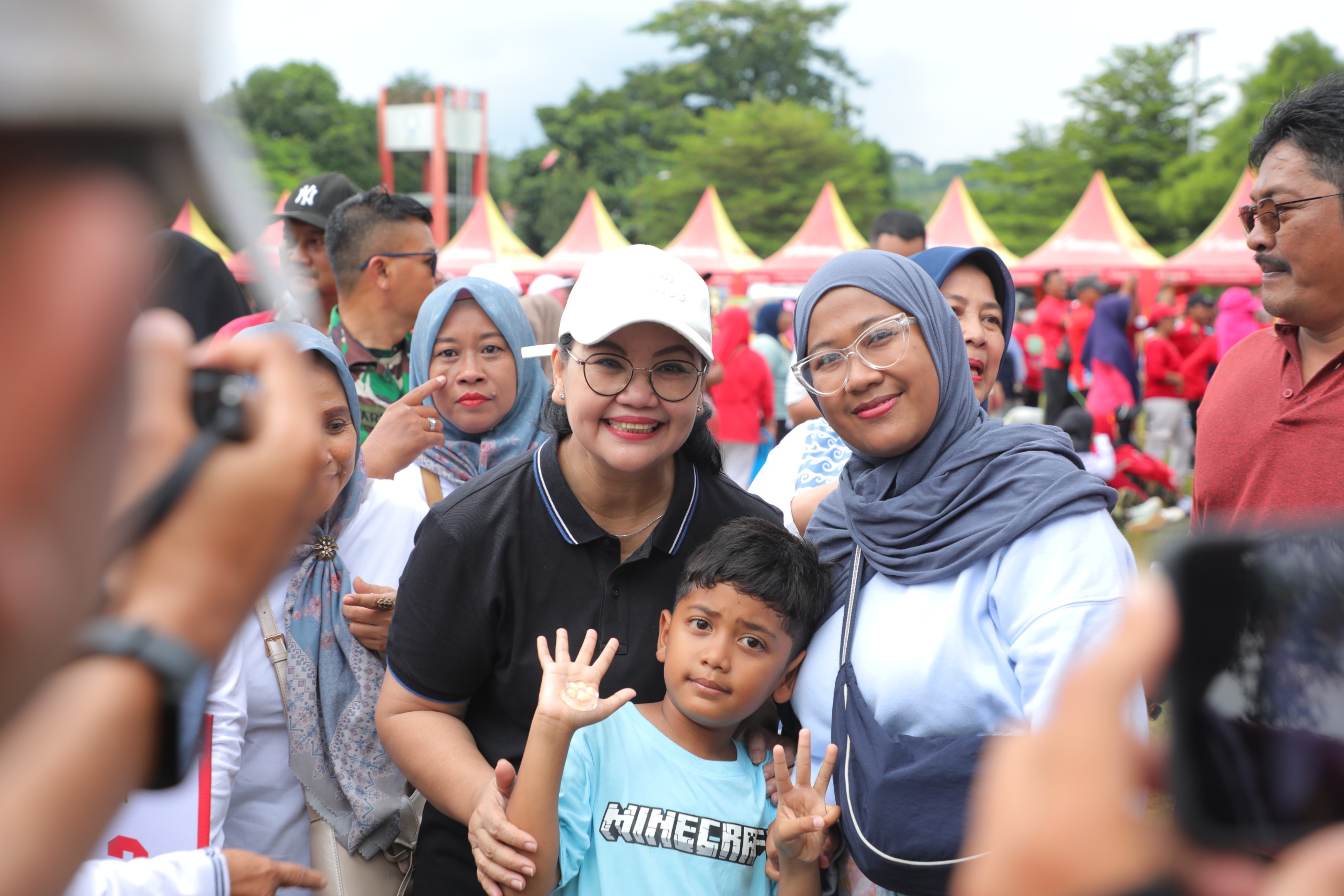 Wali Kota Semarang bersama warga. (matasemarang.com/Lia Dina)