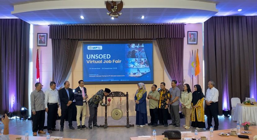 Peluncuran Virtual Job Fair 2025 dilakukan secara resmi melalui pemukulan gong (foto: Humas Unsoed) Peluncuran Virtual Job Fair 2025 dilakukan secara resmi melalui pemukulan gong (foto: Humas Unsoed)