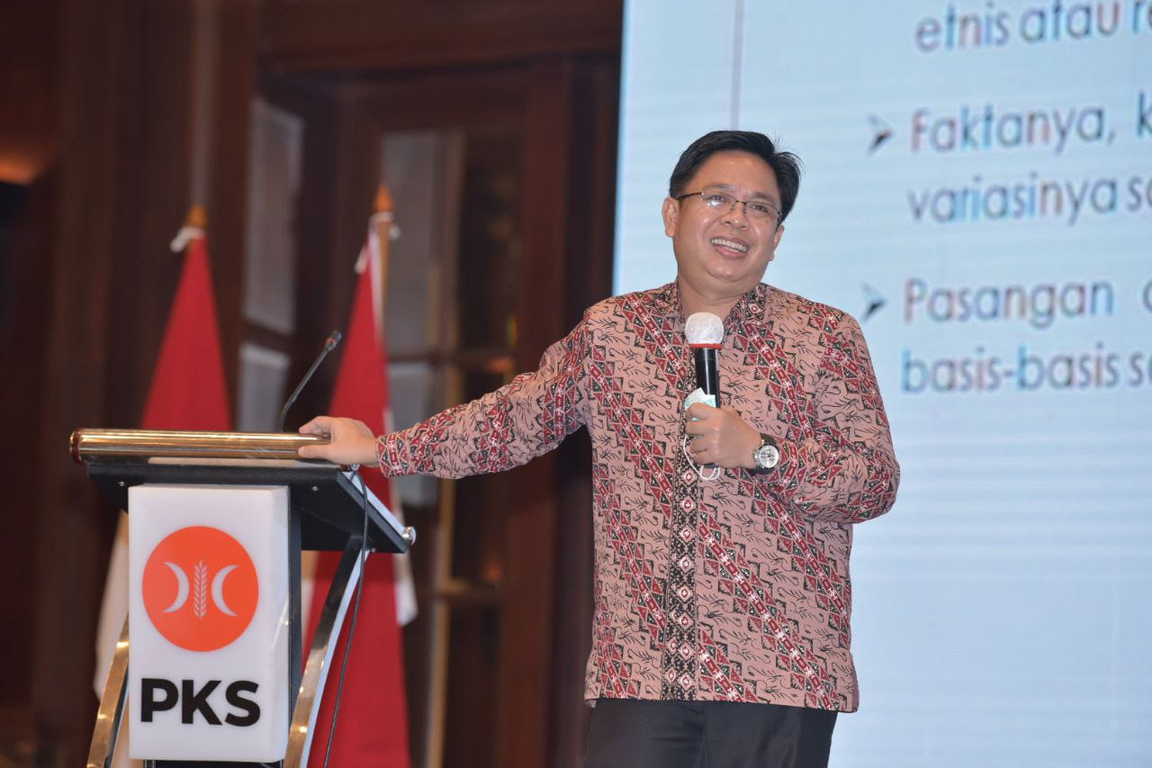 Burhanudin Muhtadi Burhanudin Muhtadi