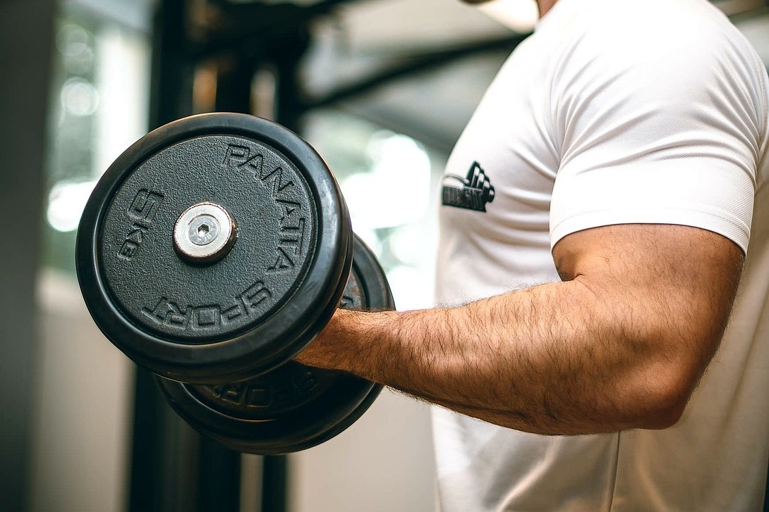 ilustrasi personal trainer gym (pixabay/ victorious_fit)