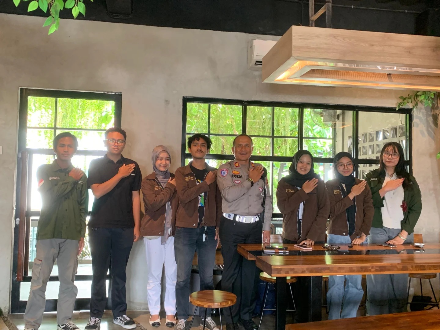 Mahasiswa Undip diminta tertib berlalu lintas (foto: Polsek Tembalang) Mahasiswa Undip diminta tertib berlalu lintas (foto: Polsek Tembalang)