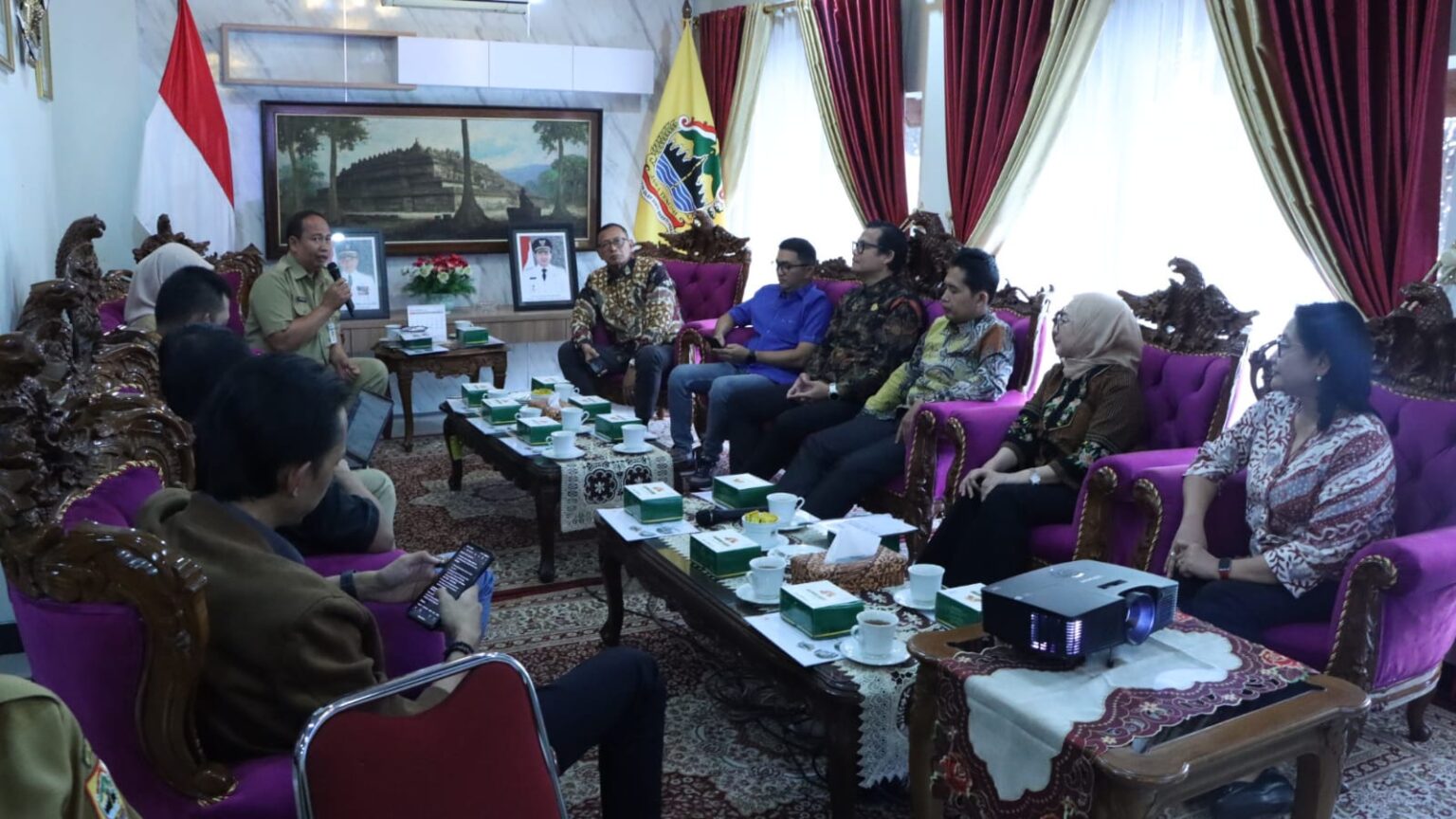 Komisi C DPRD Provinsi Jateng saat memonitor layanan dan fasilitas Wisma Pemprov Jateng di Jakarta, Senin 3 November 2025 Komisi C DPRD Provinsi Jateng saat memonitor layanan dan fasilitas Wisma Pemprov Jateng di Jakarta, Senin 3 November 2025