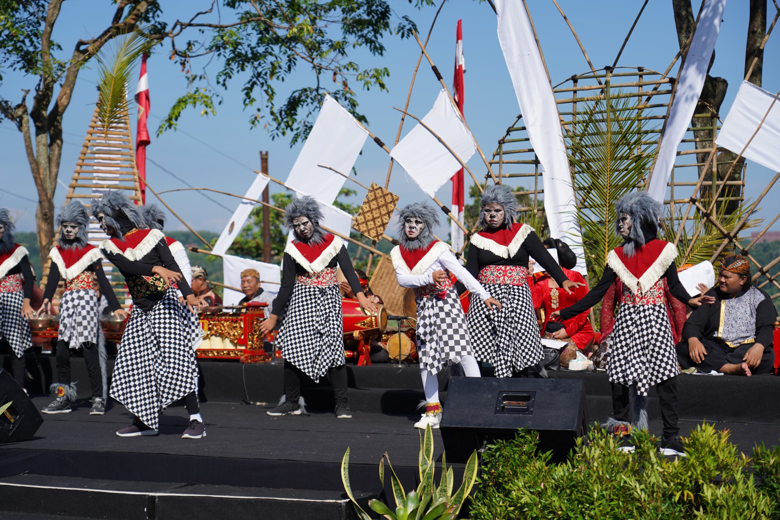 9d4a81f6-d368-4bd9-9bd8-839c323ba5f5