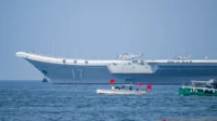 Armada-Angkatan-Laut-China-Meninggalkan-Pelabuhan-Victoria-Hong-Kong-070725-ZW-2.jpg