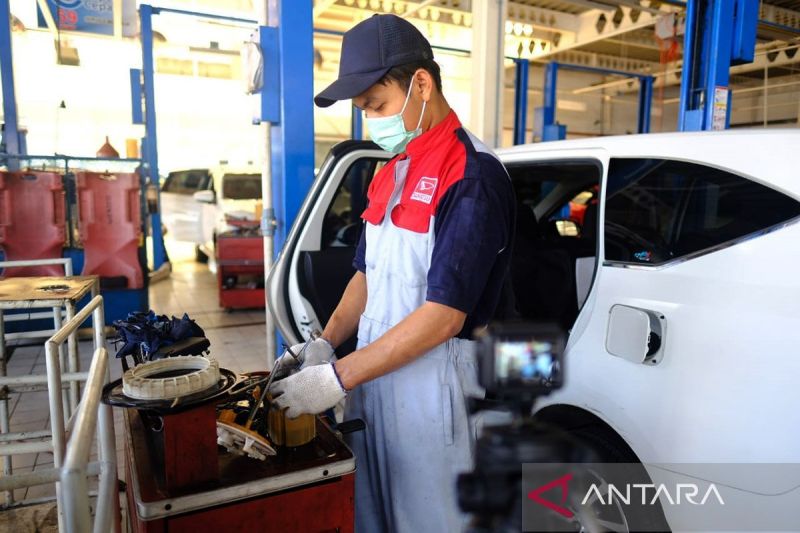 Stall-Service-Super-Cepat-untuk-waktu-Service-yang-lebih-singkat-ditangani-oleh-mekanik-handal-Daihatsu_1