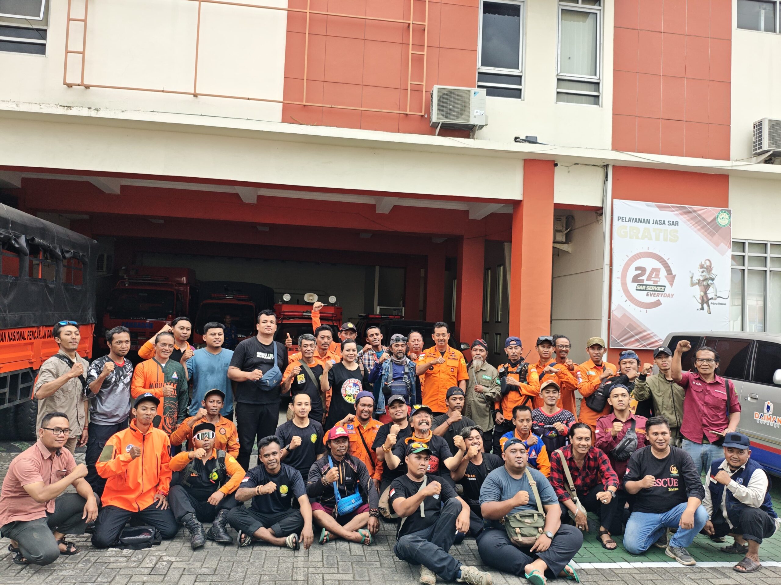 Basarnas Semarang berangkatkan 40 personel ke lokasi bencana di Sumatra (foto: Basarnas Semarang)