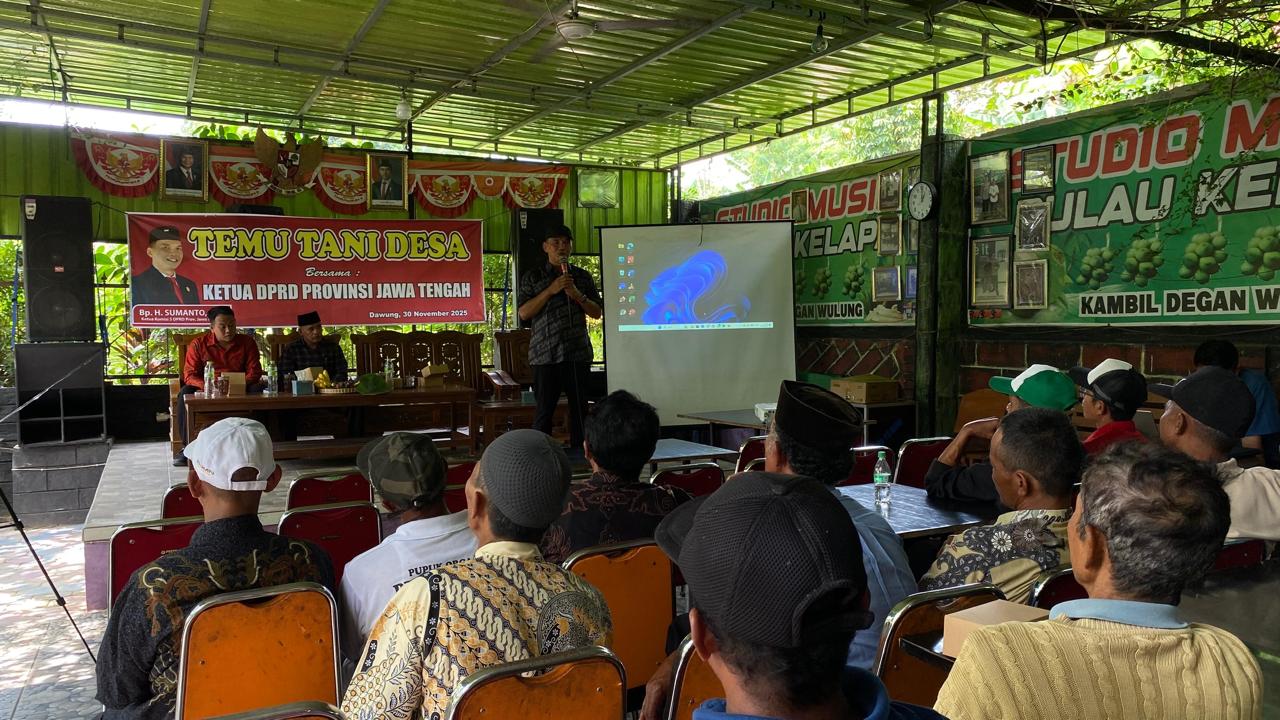 Ketua DPRD Jateng Sumanto dalam acara Temu Tani di Desa Dawung, Kecamatan Matesih, Kabupaten Karanganyar