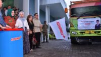 Mendag Budi Santoso bersama Bupati Sukoharjo Etik Suryani saat melepas ekspor perdana produk Konimex, Jumat 5 Desember 2025 (foto: Pemkab Sukoharjo) Mendag Budi Santoso bersama Bupati Sukoharjo Etik Suryani saat melepas ekspor perdana produk Konimex, Jumat 5 Desember 2025 (foto: Pemkab Sukoharjo)