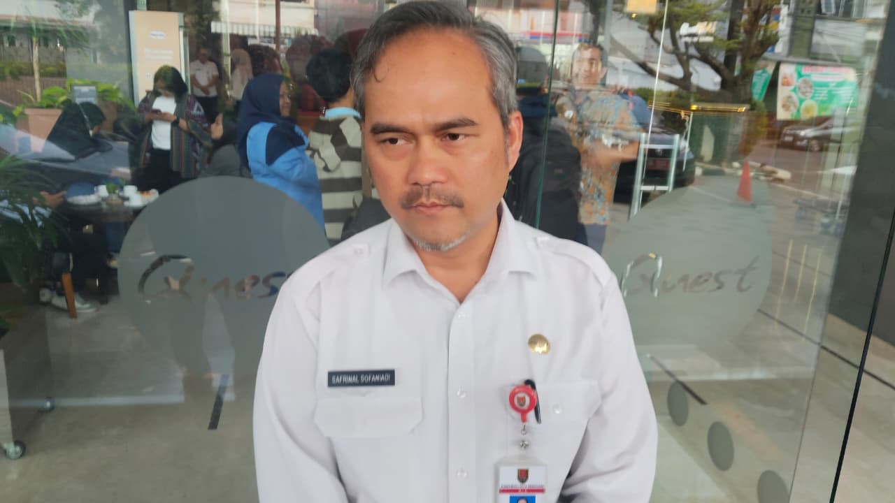 Sekretaris DLH Kota Semarang Safrinal. (matasemarang.com/Lia dina)