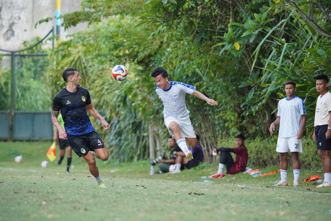Laga ujicoba PSIS -PSIM. (matasemarang.com/Lia Dina)