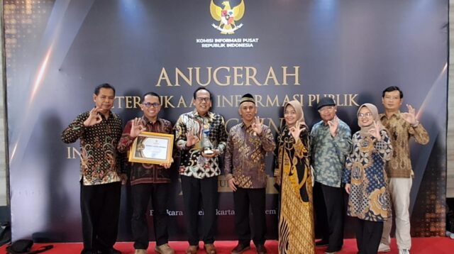 Unsoed raih predikat Informatif pada Anugerah Keterbukaan Informasi Publik dan Launching Indeks Keterbukaan Informasi Publik (foto: Humas Unsoed)