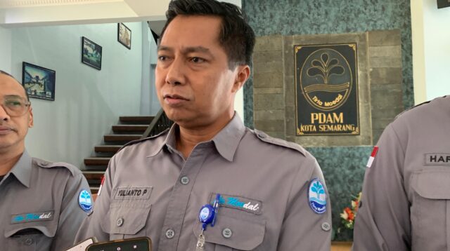 Plt Direktur Umum PDAM tirta Moedal Semarang. (matasemarang.com/Lia Dina)