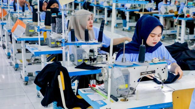 ilustrasi buruh pabrik garmen (foto: Pemprov Jateng)